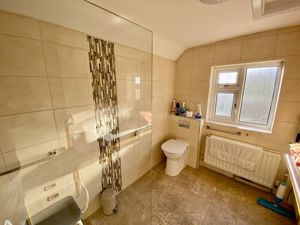 Wet Room/WC- click for photo gallery